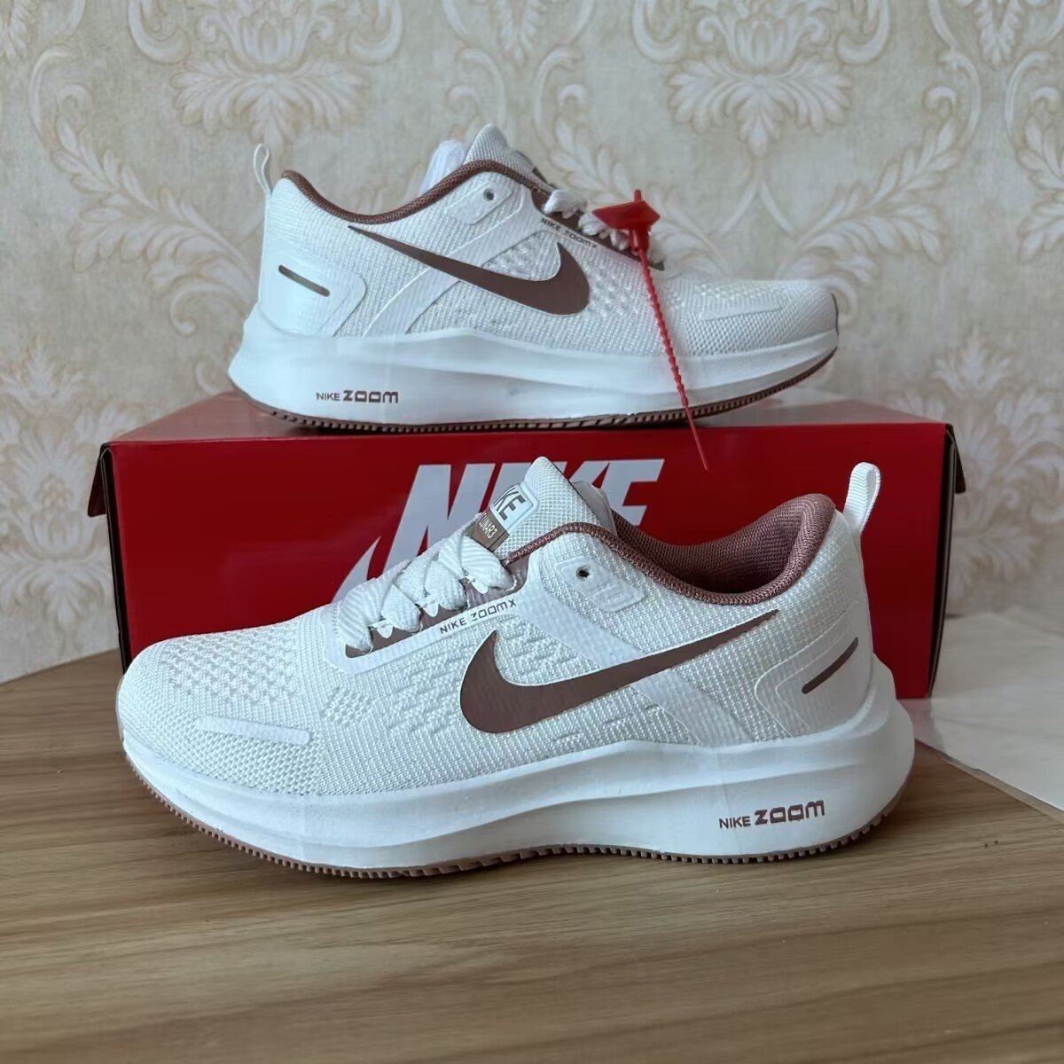 ZoomX Pegasus Lightweight Women Running Trainer Shoes - Image 10