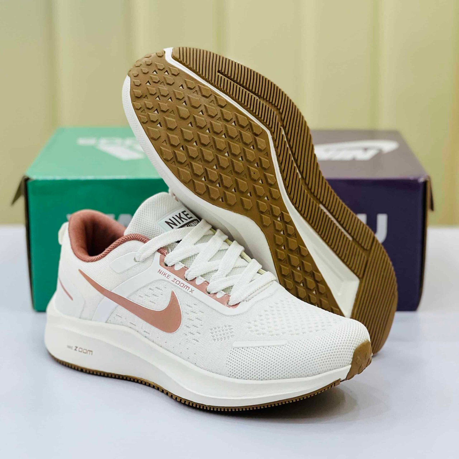 ZoomX Pegasus Lightweight Women Running Trainer Shoes - Image 17